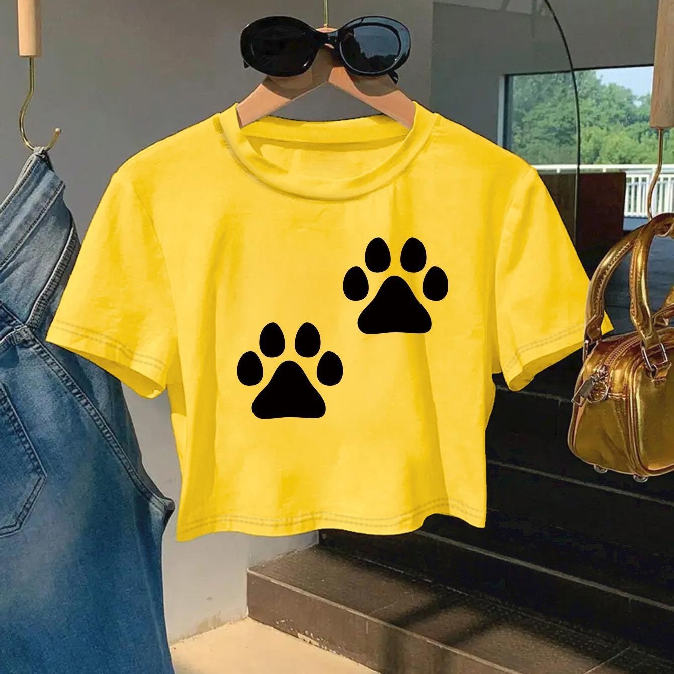 Kurzarm-T-Shirt mit verspieltem Pfotenabdruck