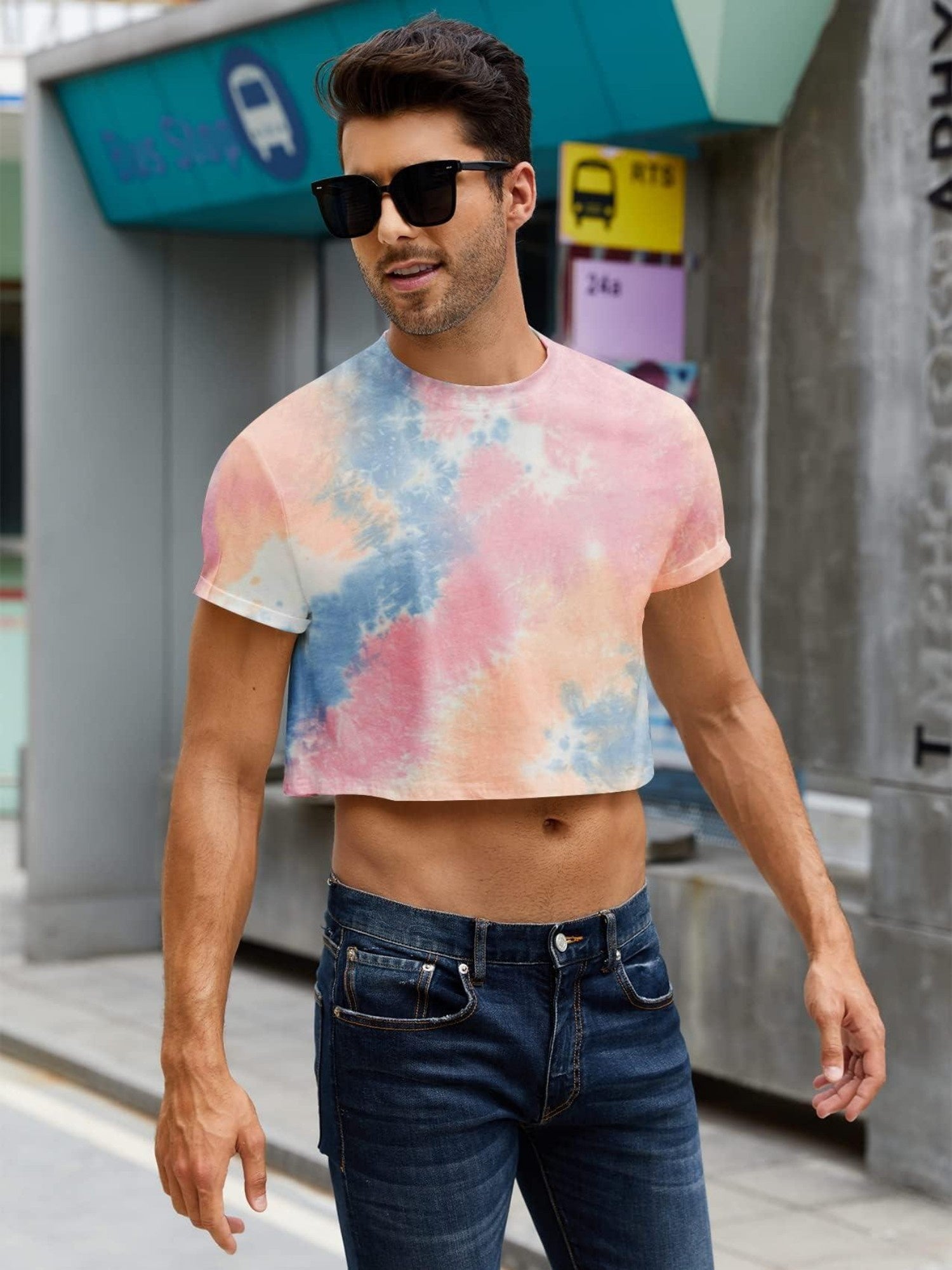 Sommer-Workout-Shirt mit trendigem Batikmuster