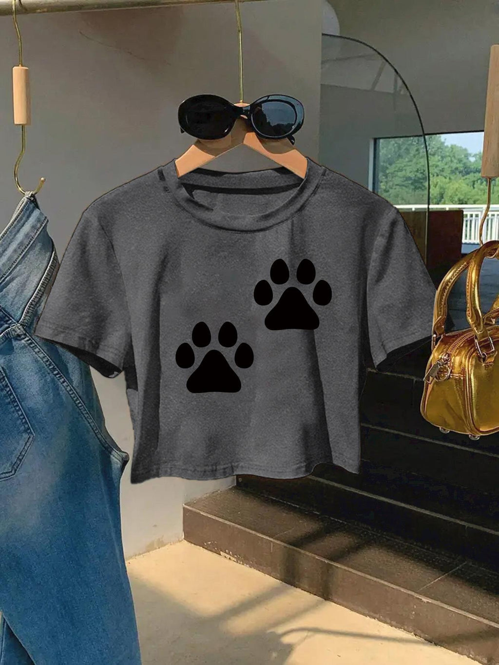 Kurzarm-T-Shirt mit verspieltem Pfotenabdruck