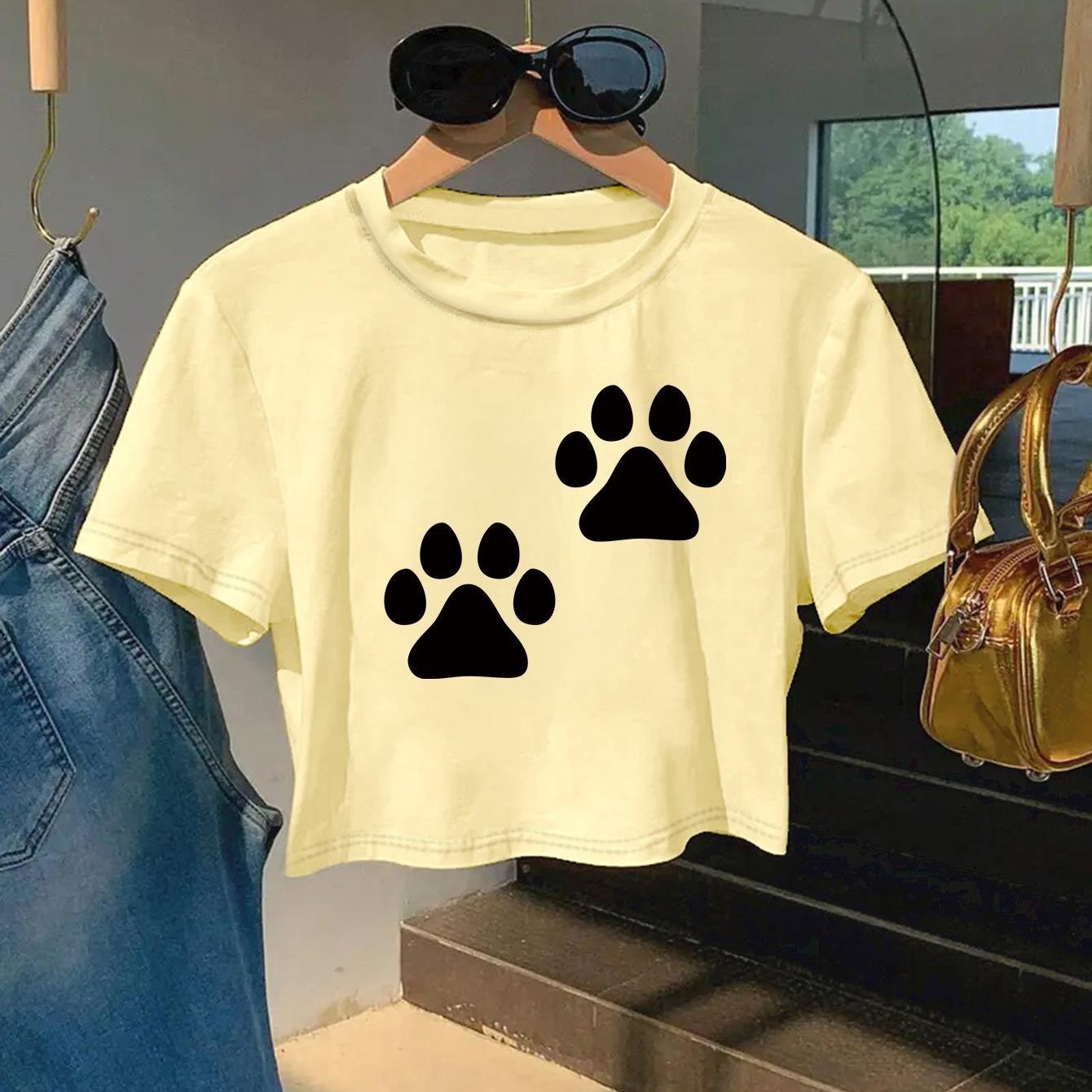 Kurzarm-T-Shirt mit verspieltem Pfotenabdruck